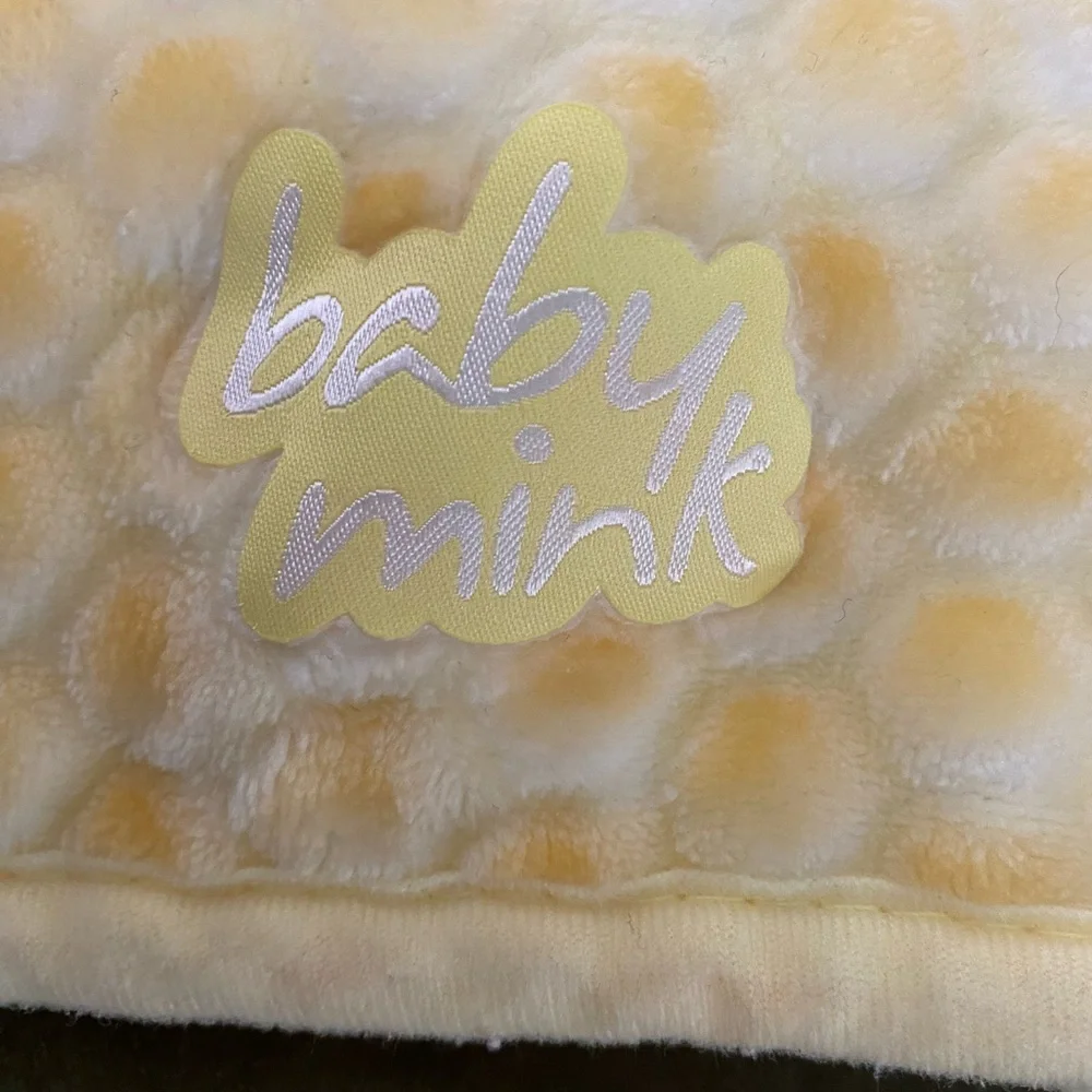 The world of baby mink blanket Soft Yellow dotted OSB